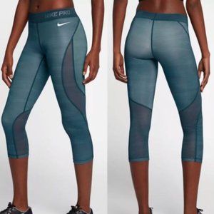 Nike Pro Hypercool Women's Training Capris Size XS 855311-425